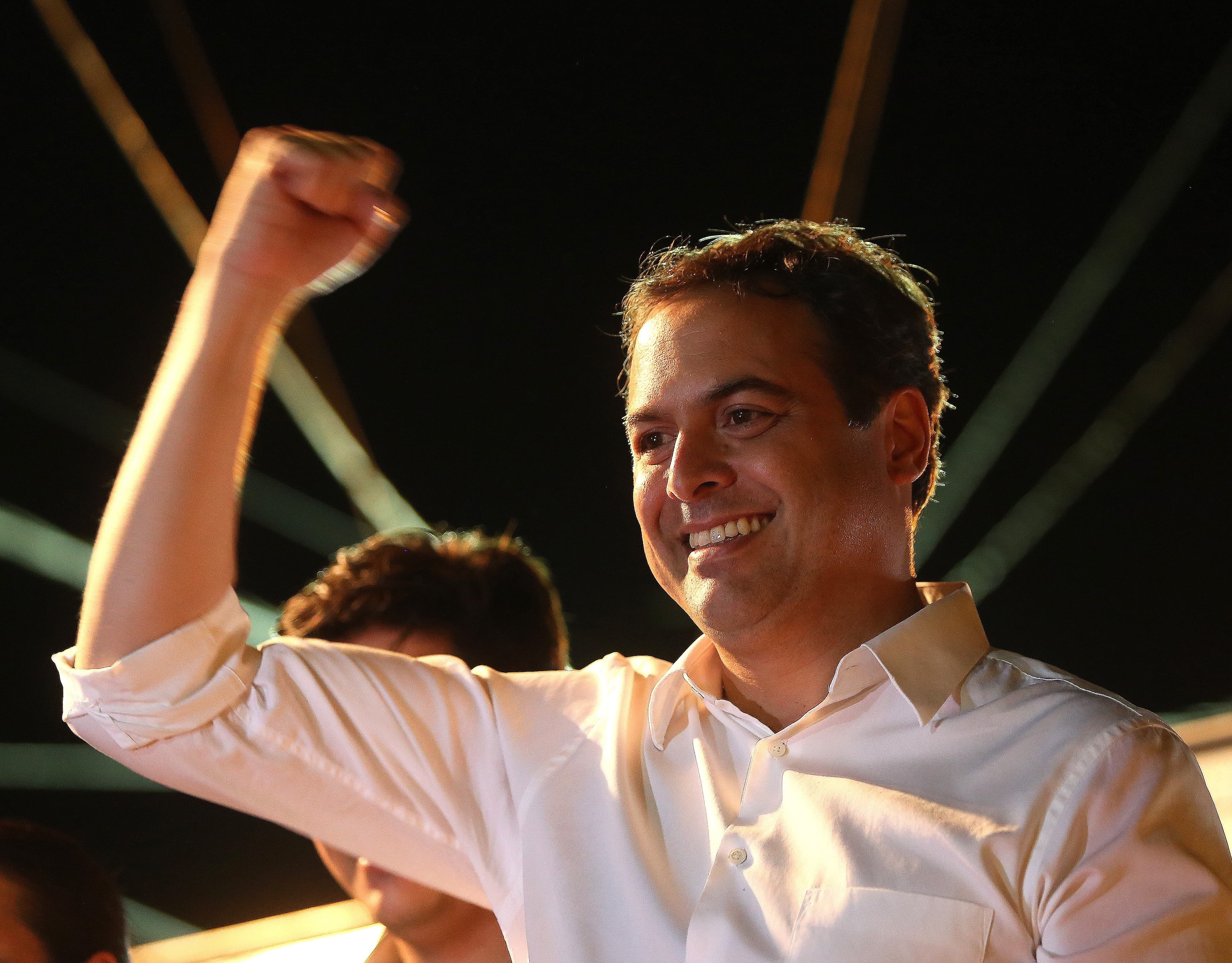 Paulo Câmara sendo reeleito