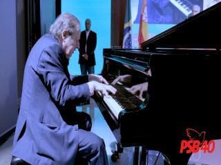 Hino Nacional executado por Arthur Moreira Lima