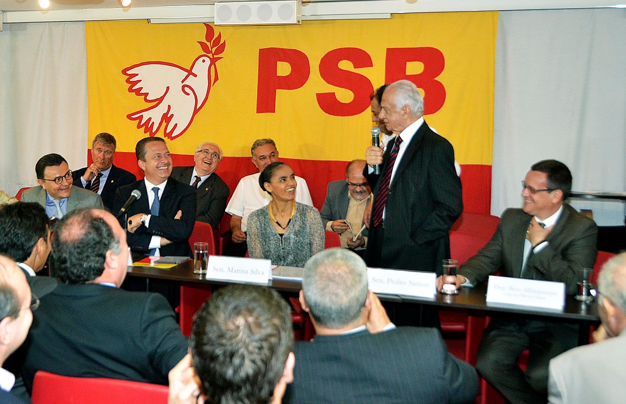 Eduardo Campos em reunião do PSB