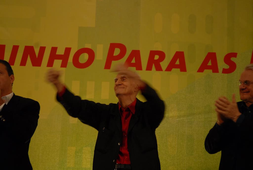 Ariano Suassuna eleito Presidente de Honra do PSB no XII Congresso Nacional do partido.