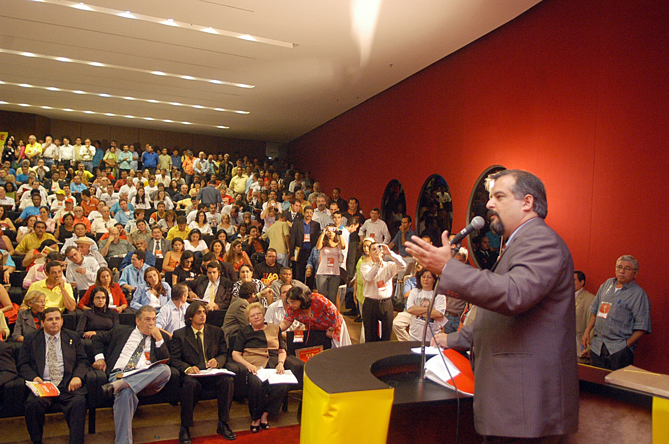 Márcio França discursando no X Congresso Nacional do PSB