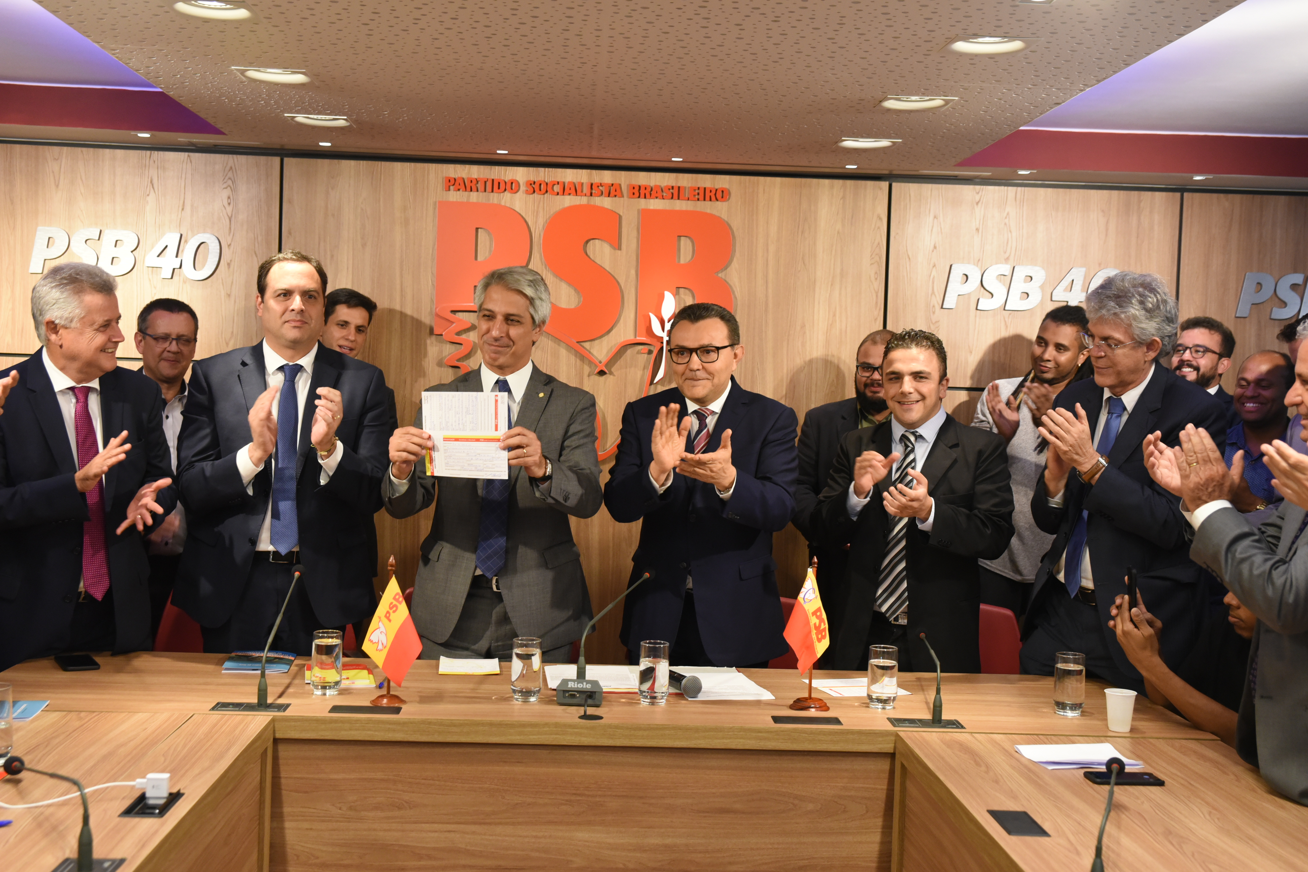 Filiação dos deputados federais Alessandro Molon (RJ) e Aliel Machado (PR)